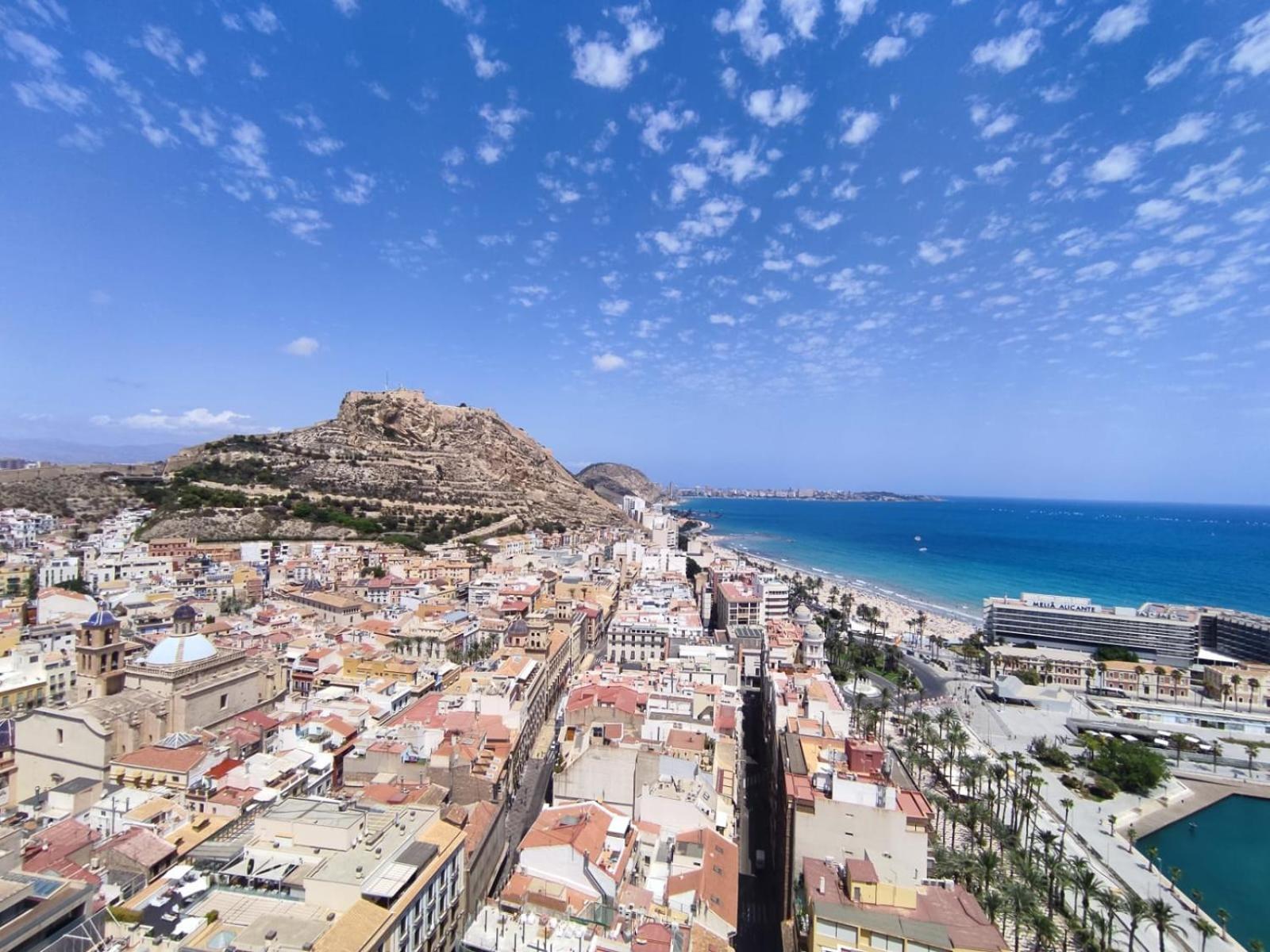 Alicante Beach And Center Exteriör bild