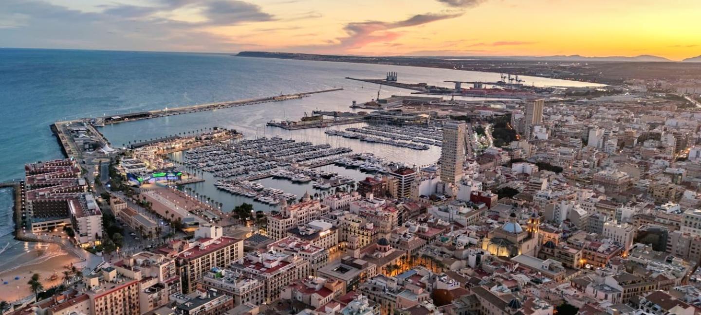 Alicante Beach And Center Exteriör bild